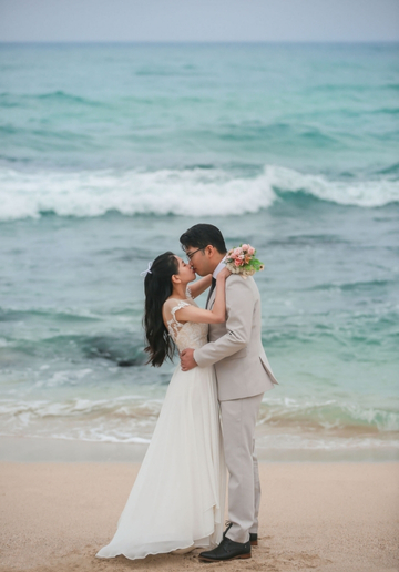 Jeju Pre-Wedding Photoshoot with Gimnyeong Beach, Saryeoni Forest, and Baekyaki Oreum