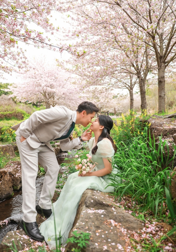 Jeju Pre-Wedding Photoshoot with Borom Wat and Gueomri Stone Salt